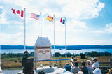 Kiosque aménagé à l'intention des visiteurs par le Nouveau Brunswick sur la rive canadienne de la rivière Sainte-Croix. (au fond, la rive américaine, état du Maine). Photos M-Claude Bouchet.