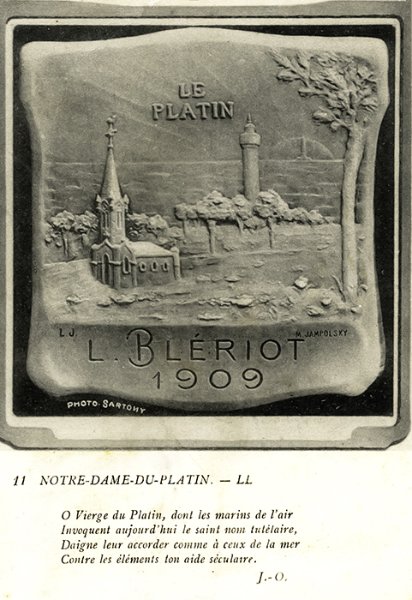 Poème dédié à Louis Blériot et plaque commémorative / Visuel : D.R.