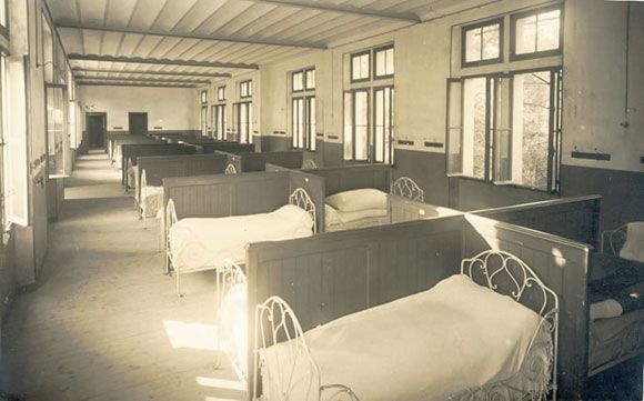 1929 : dortoir des internes. / Visuel : D.R.