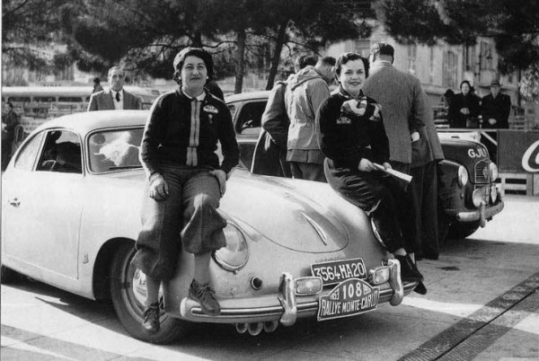 Simone des Forest et Elyane Imbert au rallye de Monte-Carlo en 1953 / source retromotiv.com