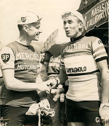 5 juillet 1960, étape de Bordeaux - Pierre beuffeuil et Jacques Anquetil / Visuel : D.R.