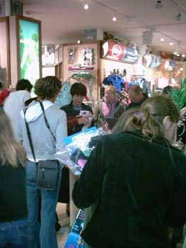 Le surf au féminin・Les sirènes de Roxy / Visuel : D.R.
