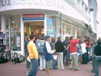 Le surf au féminin・Les sirènes de Roxy / Visuel : D.R.