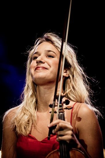 Anna Tifu - Violon sur le Sable 2011 / Photo : Alain Mascaro