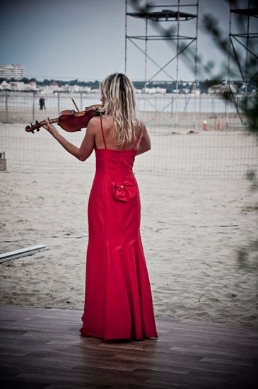 Anna Tifu - Violon sur le Sable 2011 / Photo : Alain Mascaro