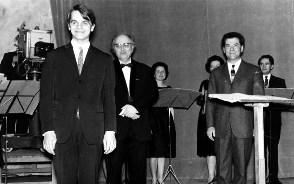 Michel Béroff lauréat du premier concours Olivier Messiaen en 1967 au F.IA.C. de Royan. / coll. H. Besançon