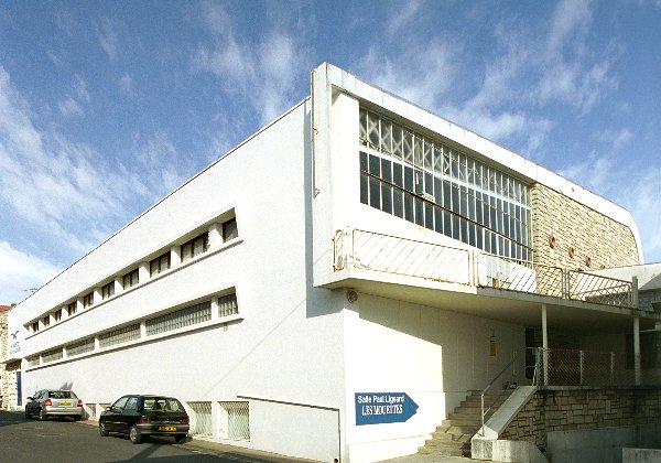 Cliquez pour afficher Centre catholique, gymnase / photo A.M. Préaut