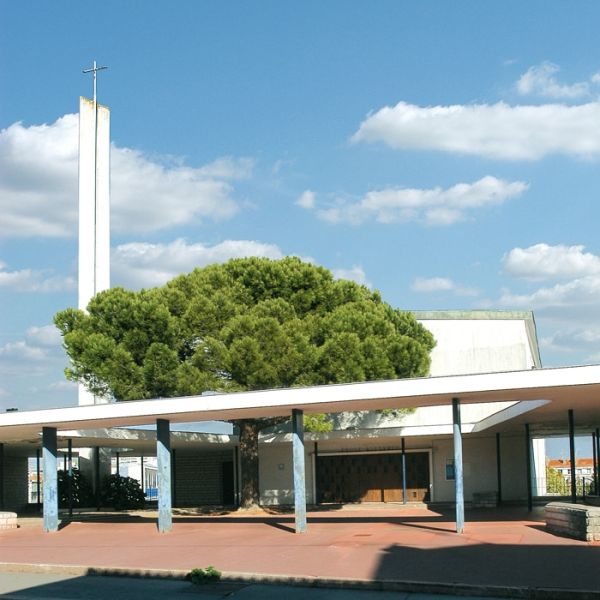 Centre protestant, en totalité : temple, parvis, salle de fêtes, logement du gardien et presbytère (arrêté de l'inscription du 4 septembre 2002) / Visuel : D.R.