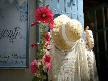 Chapeau à la rose (2000) / Visuel : D.R.