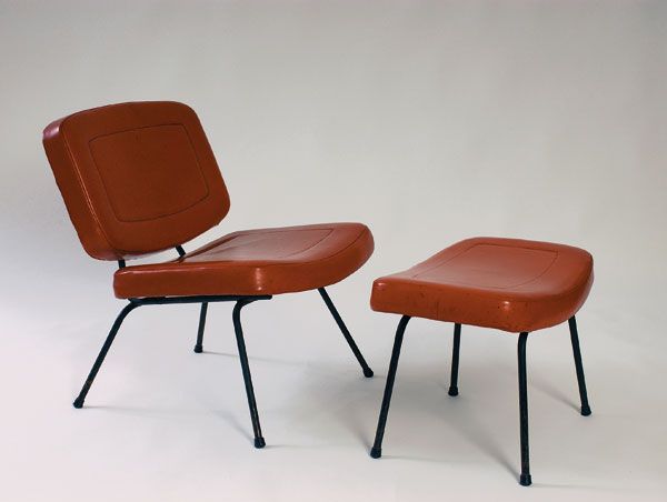 Chauffeuse et repose pieds de Pierre Paulin / Visuel : D.R.