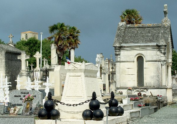 Cimetière des Tilleuls / cliché F. Chassebœuf