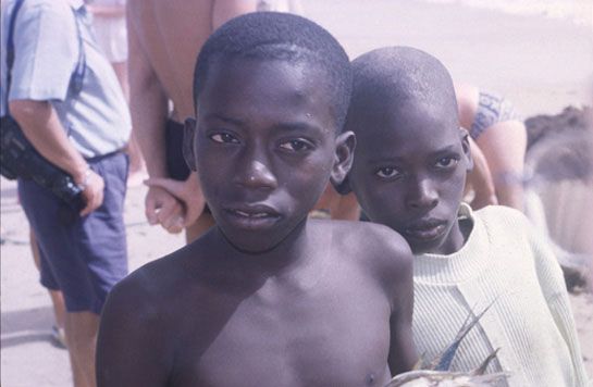 Des enfants sur la plage / Visuel : D.R.