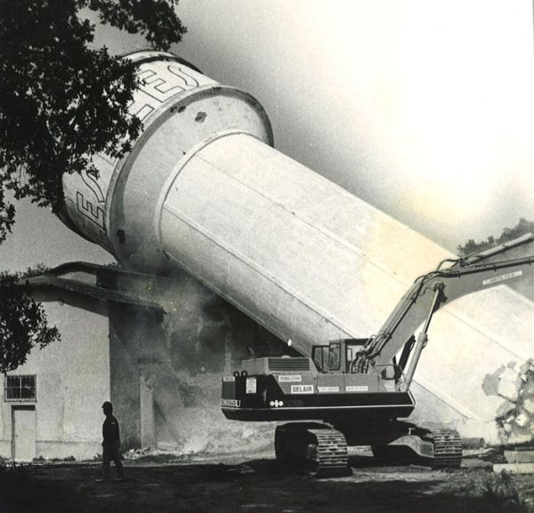 Destruction du château d'eau des Fées / Visuel : D.R.