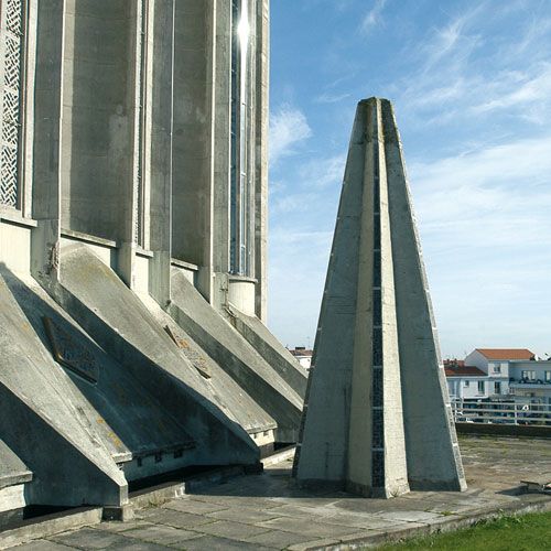 Église Notre-Dame・Guide architectural 1950 / photo A.M. Préaut