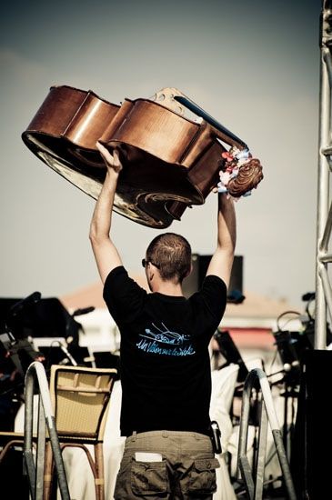 Doucement les (contre)basses - Violon sur le Sable 2011 / Photo : Alain Mascaro
