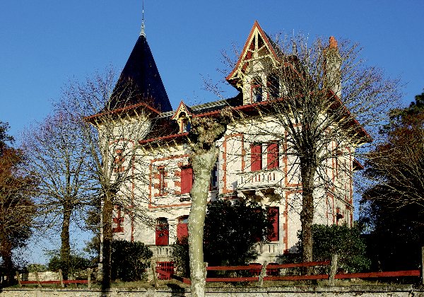 Cliquez pour afficher Villa Eden Roc / cliché F. Chassebœuf