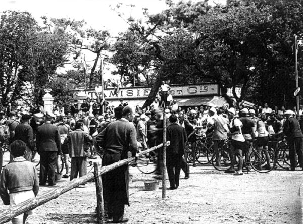 Étape du Tour de France - cycliste à Royan, 15 juillet 1947. / Visuel : D.R.