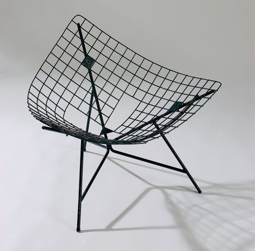 Fauteuil à structure métallique de Pierre Paulin / Visuel : D.R.