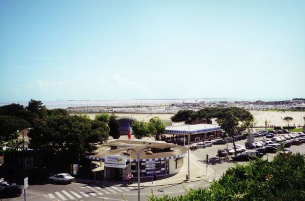 Galeries Botton 2000 / Visuel : D.R.