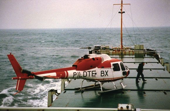 Dépose en hélicoptère. / Coll. RLG.
