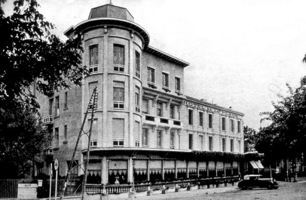 Hôtel de la Plage et d'Angleterre・Guide architectural 1900 / cliché F. Chassebœuf