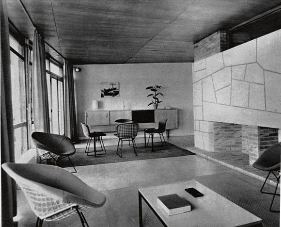 Intérieur de la villa ”Hélianthe”, 1958. / Revue Maison & Jardin.