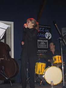 Deptra Jazz & Sacha

Sacha Mars : Chant
Michel Boudjema : Piano
Carl Schlosser : Saxophone & Flûte
Xavier Aubret : Contrebasse
Bertrand Babo : Batterie
 / Visuel : D.R.