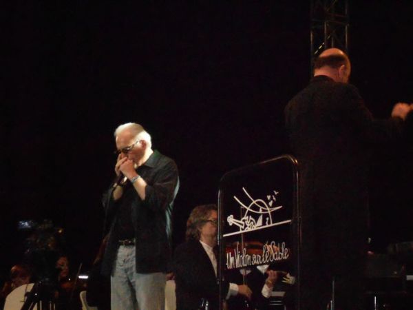 Jean-Jacques Milteau, maître de l'harmonica. Petit hommage à Ennio Morricone. / Coll. Mab. Roy