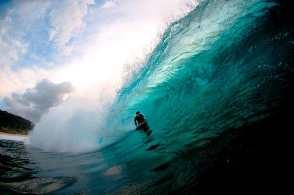 Jeff Ehukai Beach - Ogm Bodyboard Shop et Mark Thompson / Photo : True riders Production & Jean-François Desnoës