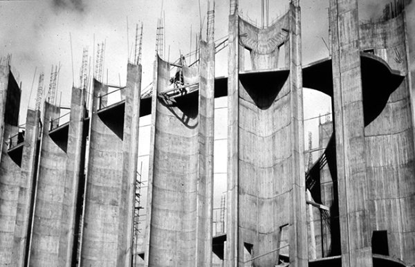 chantier de l'église Notre-Dame de Royan / cliché Jean-Pierre Dumont