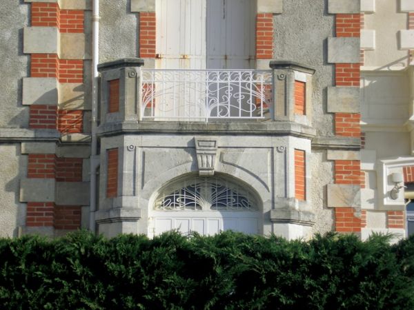 Villa Le Cygne・Guide architectural 1900 / cliché F. Chassebœuf