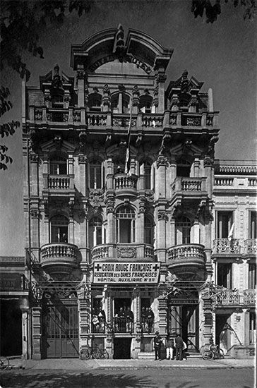 Le Royal Hôtel boulevard Thiers, hôpital auxiliaire n° 211 puis centre d'accueil pour les enfants évacués sous le nom de Refuge Royannais. / Coll. M. Sicard
