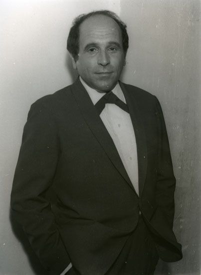 Léo Ferré, période smoking. / Photo : Henri Marcou