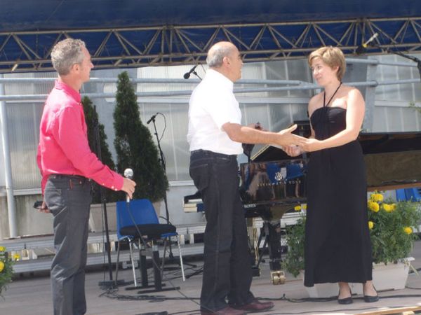 Marine recoit le prix du public 2010. / Coll. M. Faup-Pelot