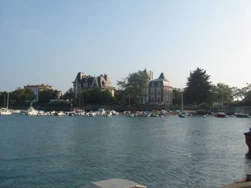 Dans le Port de Kernevel à Larmor-Plage. / Visuel : D.R.