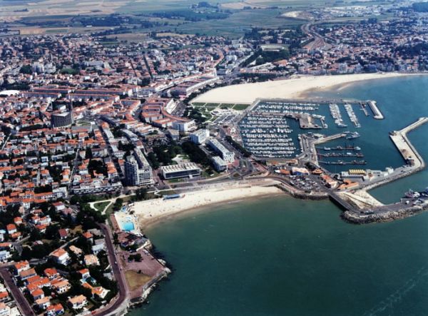 Plage de Foncillon 2000 / Visuel : D.R.