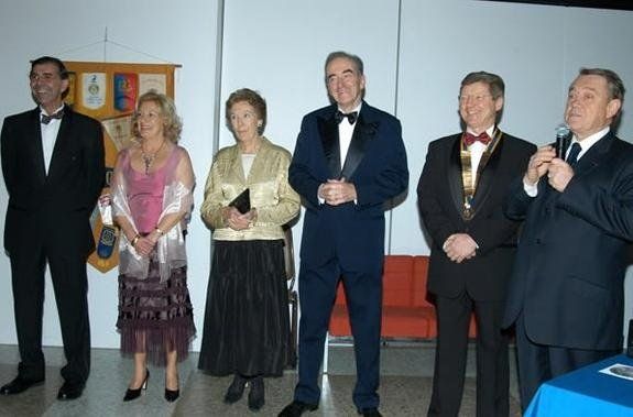 François Chabaneau conseiller du Président, le gouverneur du district Bernard Fougère, le Président du Rotary le docteur Desrentes et le le Maire de Royan Philippe Most. / Visuel : D.R.