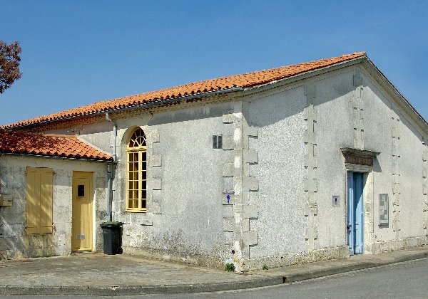 Temple et Cimetière du Maine-Geoffroy / cliché F. Chassebœuf