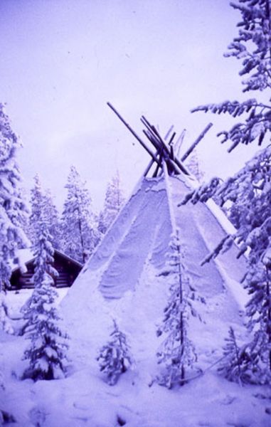 Tente enneigée / Visuel : D.R.