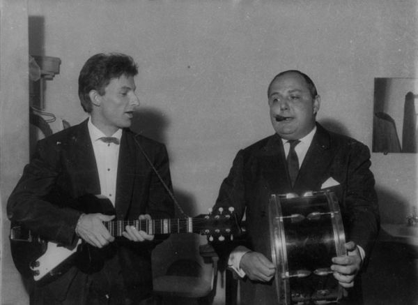 Un groupe inédit : Hugues Aufray et Pierre Doris. / Photo : Henri Marcou