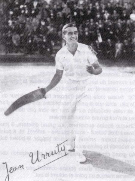 Jean Urruty, champion du monde de Yoko-Garbi (petit gant), Fronton du Parc Août 1938. / Visuel : D.R.