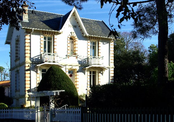 Cliquez pour afficher Villa La Lézardière / cliché F. Chassebœuf