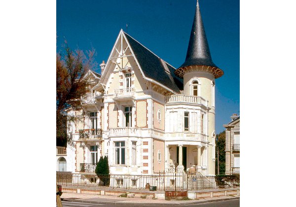 Cliquez pour afficher Villa Saint-Cloud (anciennement Marguerite) / cliché F. Chassebœuf