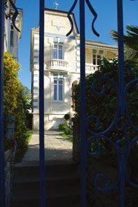 La villa Sola Mia / Guide architectural Royan 1900 de Frédéric Chassebœuf, éd. Bonne Anse 2013.