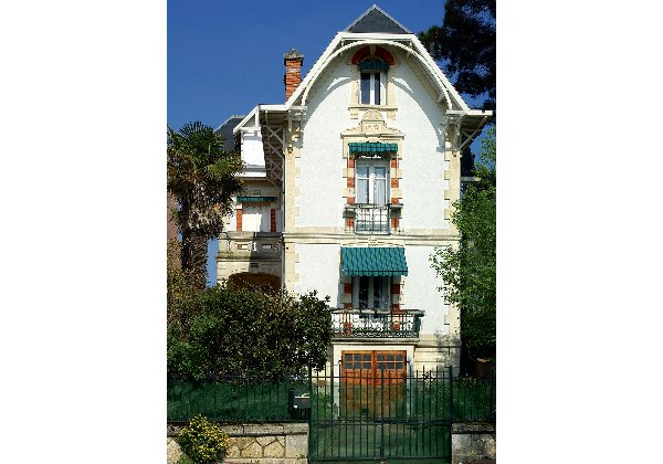 Cliquez pour afficher Villa Yvonne (av. du Parc) / cliché F. Chassebœuf