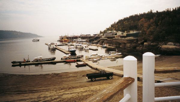 Vue actuelle du port de Tadoussac où Pierre Dugua de Mons séjourna en 1599-1600 en compagnie de P. Chauvin de Tonnetuit. / Visuel : D.R.