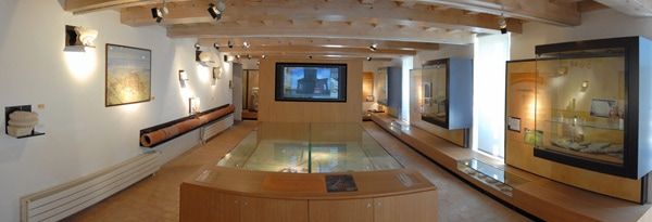 Vue intérieur du musée du site du Fâ à Barzan. / Photo : Assa Barzan et Didier Mauléon (CARA)